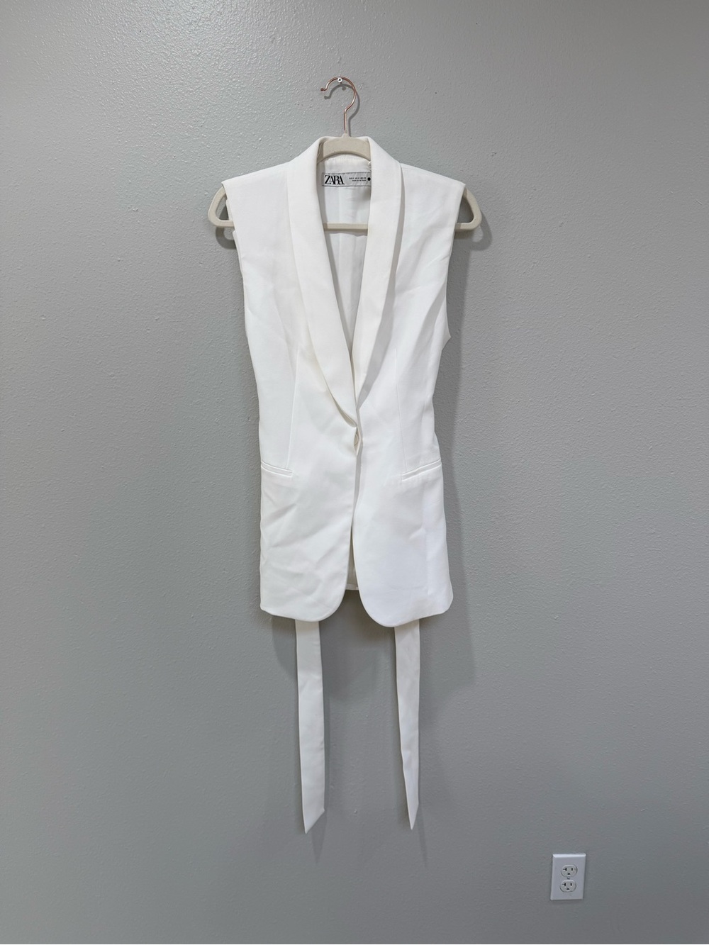 Zara Cream Sleeveless Tuxedo Blazer with Waist Ties